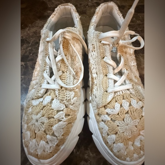 Free People. Catch me if you Can Crochet Sneakers. Cream/White. Size 41 (10.5). - Picture 9 of 13